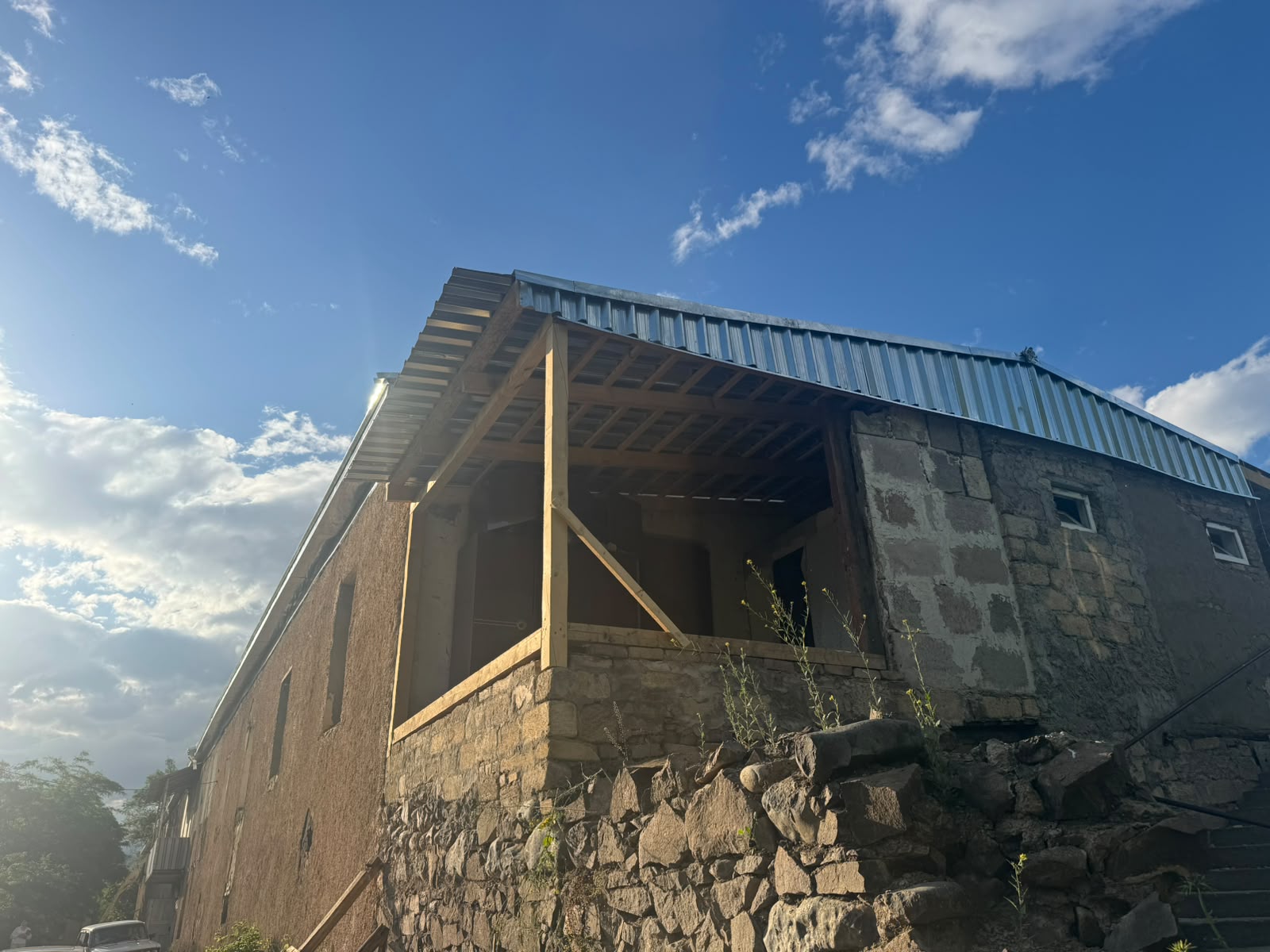 Տանիքների վերանորոգում Կապանում